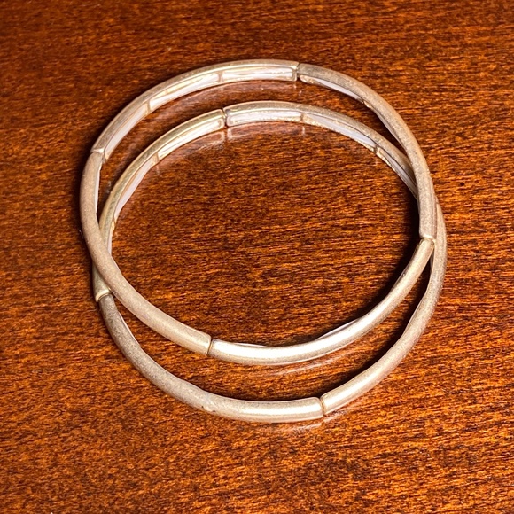 Fabulous Bundle of Bracelets:  4 Distinctive, Fun Bracelets to Liven Up Things - Picture 8 of 9